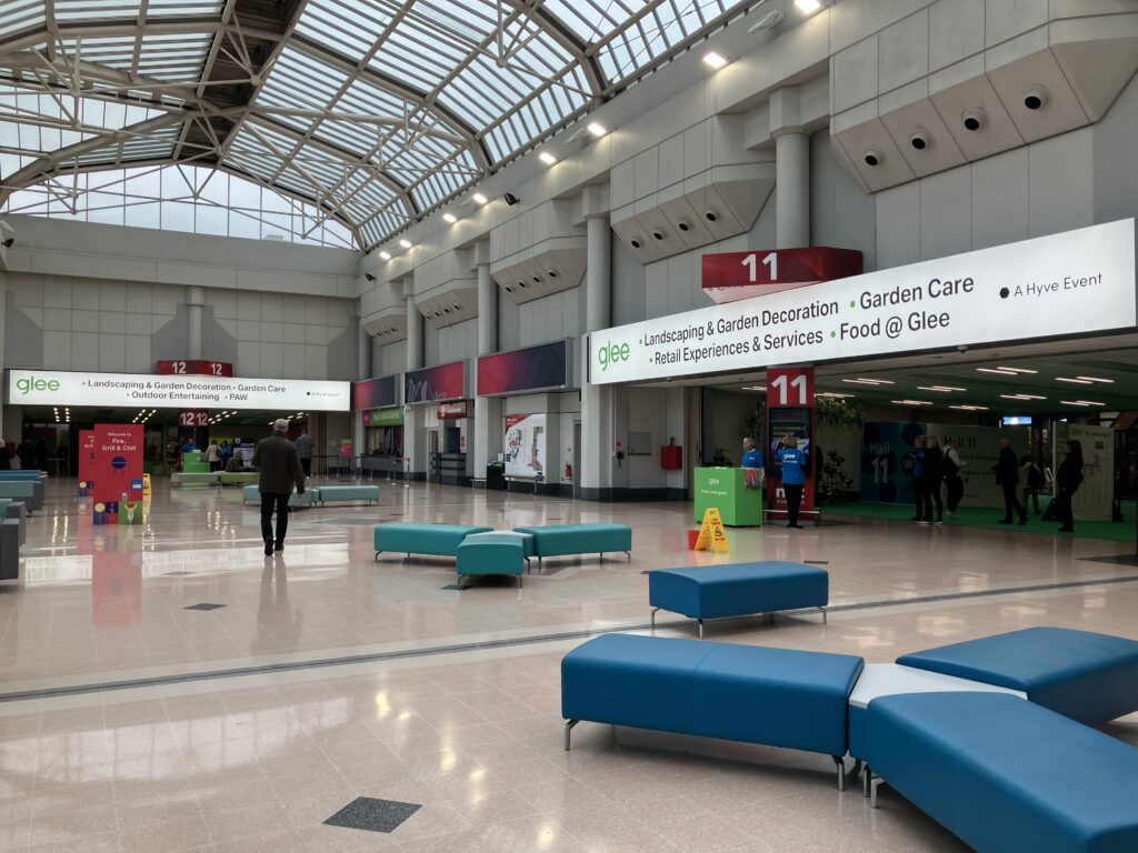 S-Chelate Glee debut